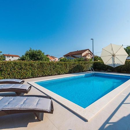Villa Petra S Bazenom, Rostiljem I Parkingom ザダル エクステリア 写真