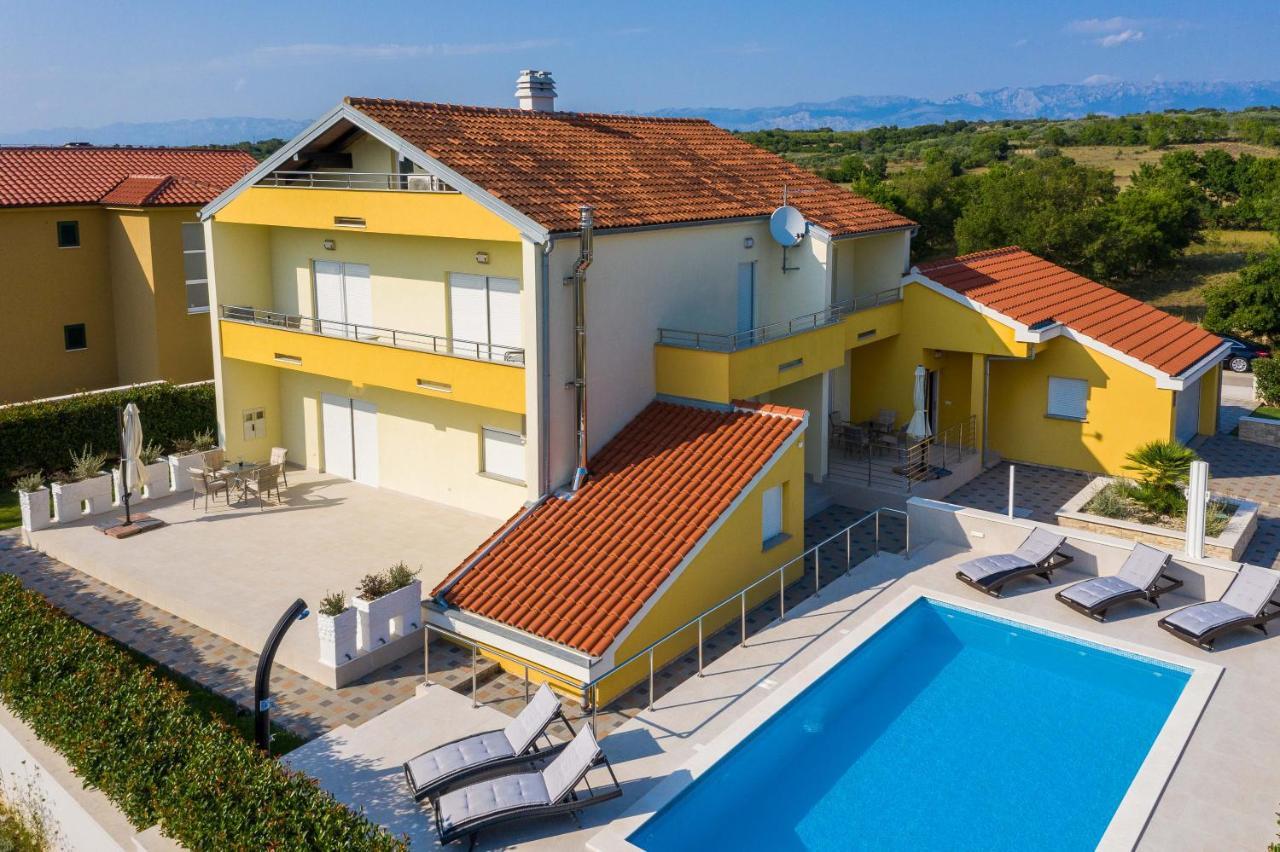 Villa Petra S Bazenom, Rostiljem I Parkingom ザダル エクステリア 写真