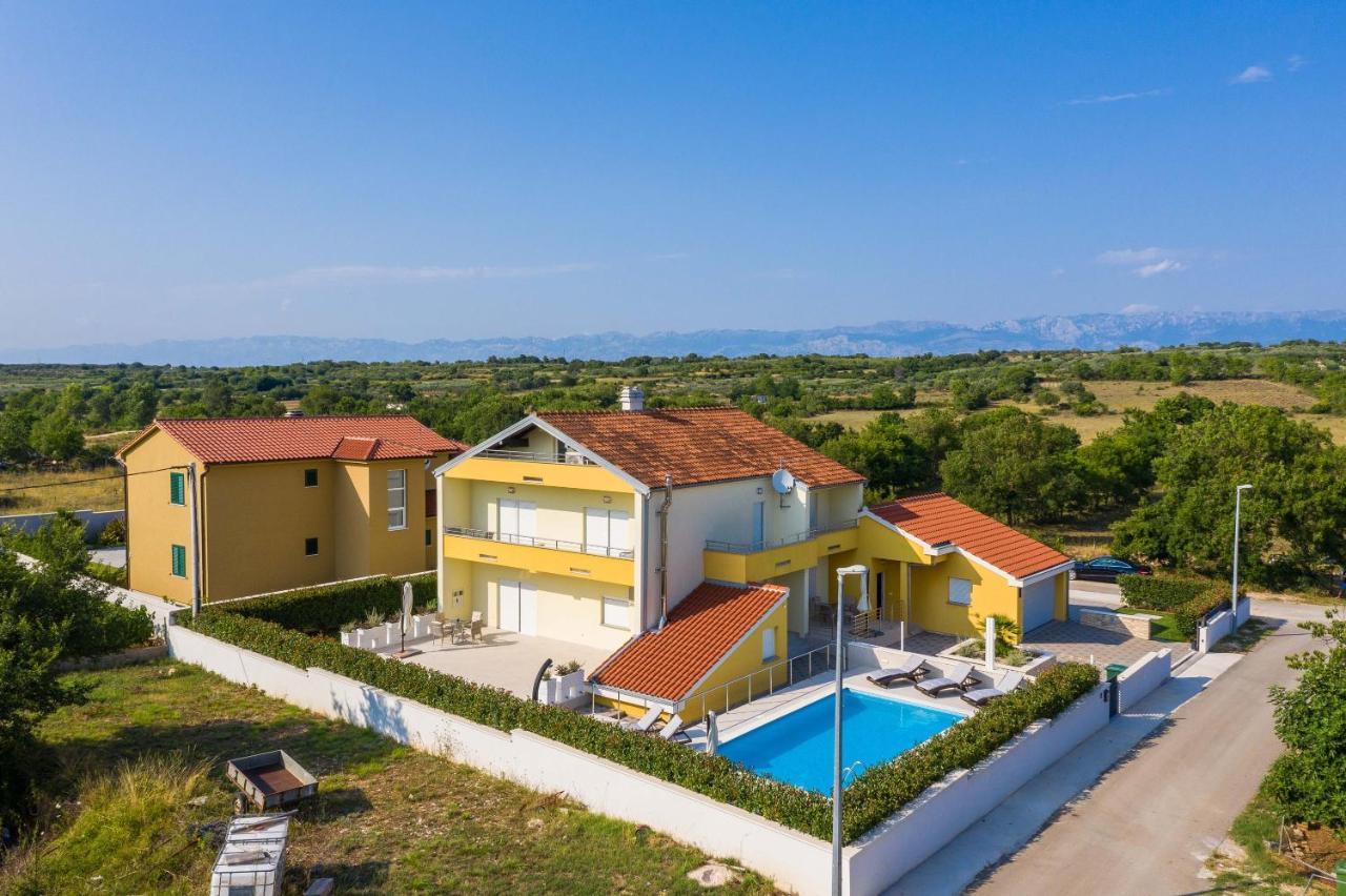 Villa Petra S Bazenom, Rostiljem I Parkingom ザダル エクステリア 写真