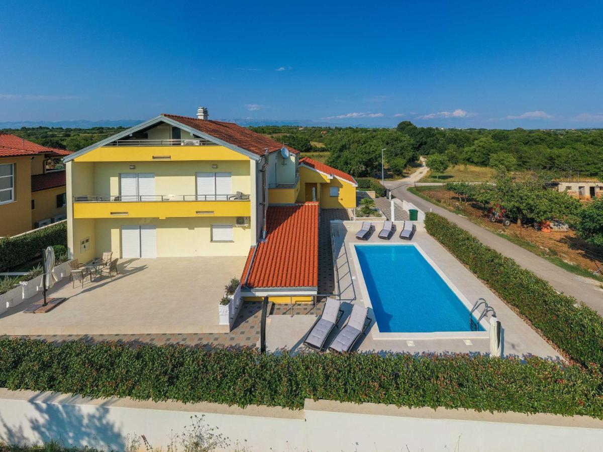 Villa Petra S Bazenom, Rostiljem I Parkingom ザダル エクステリア 写真