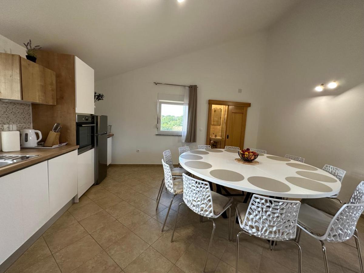 Villa Petra S Bazenom, Rostiljem I Parkingom ザダル エクステリア 写真